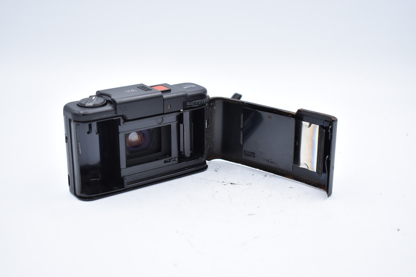 Olympus XA 35mm Film Camera, Black, with 35mm F/2.8 Lens (Parts/Repair)