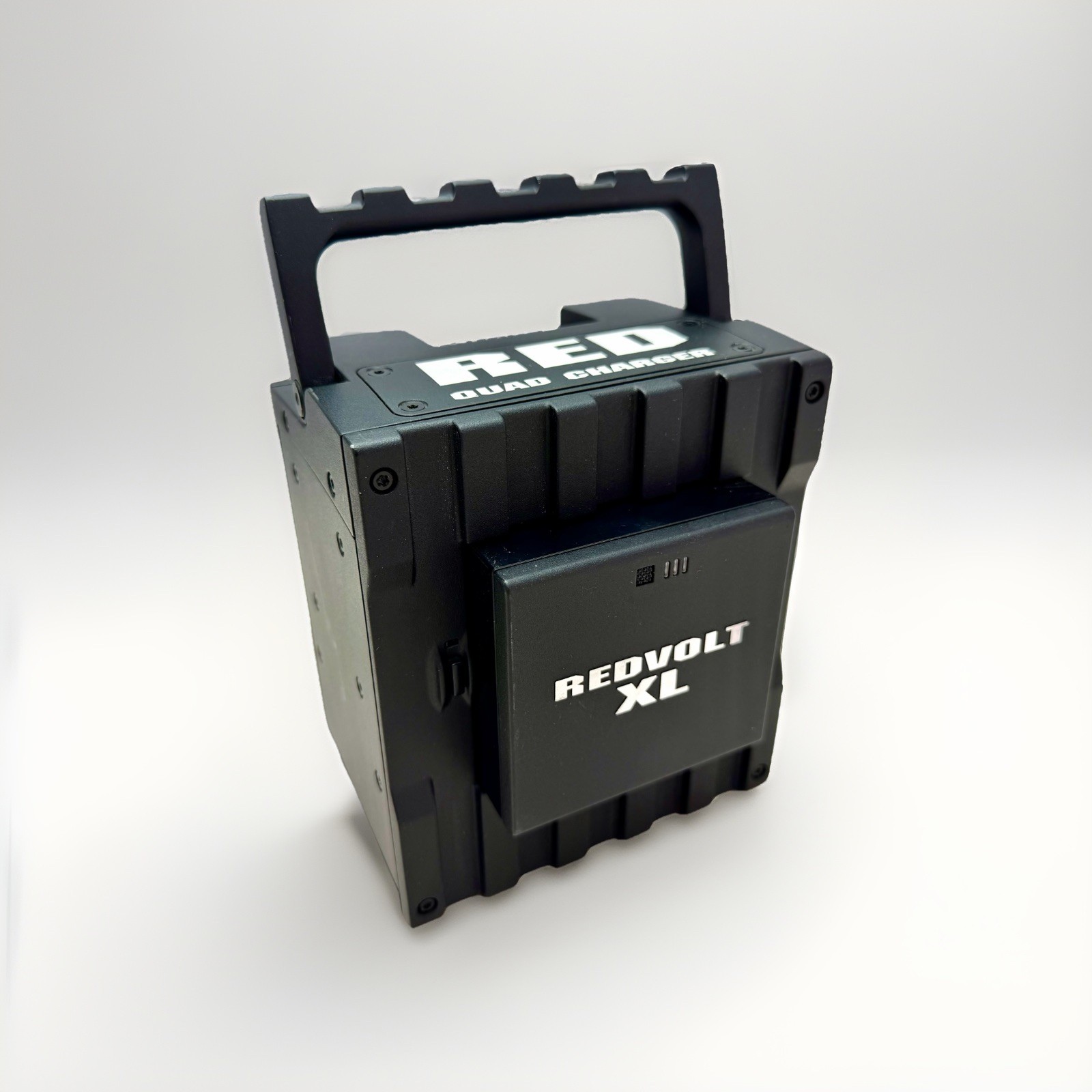 RED REDVOLT Quad Charger & 2 XL Batts, AC 100-240V