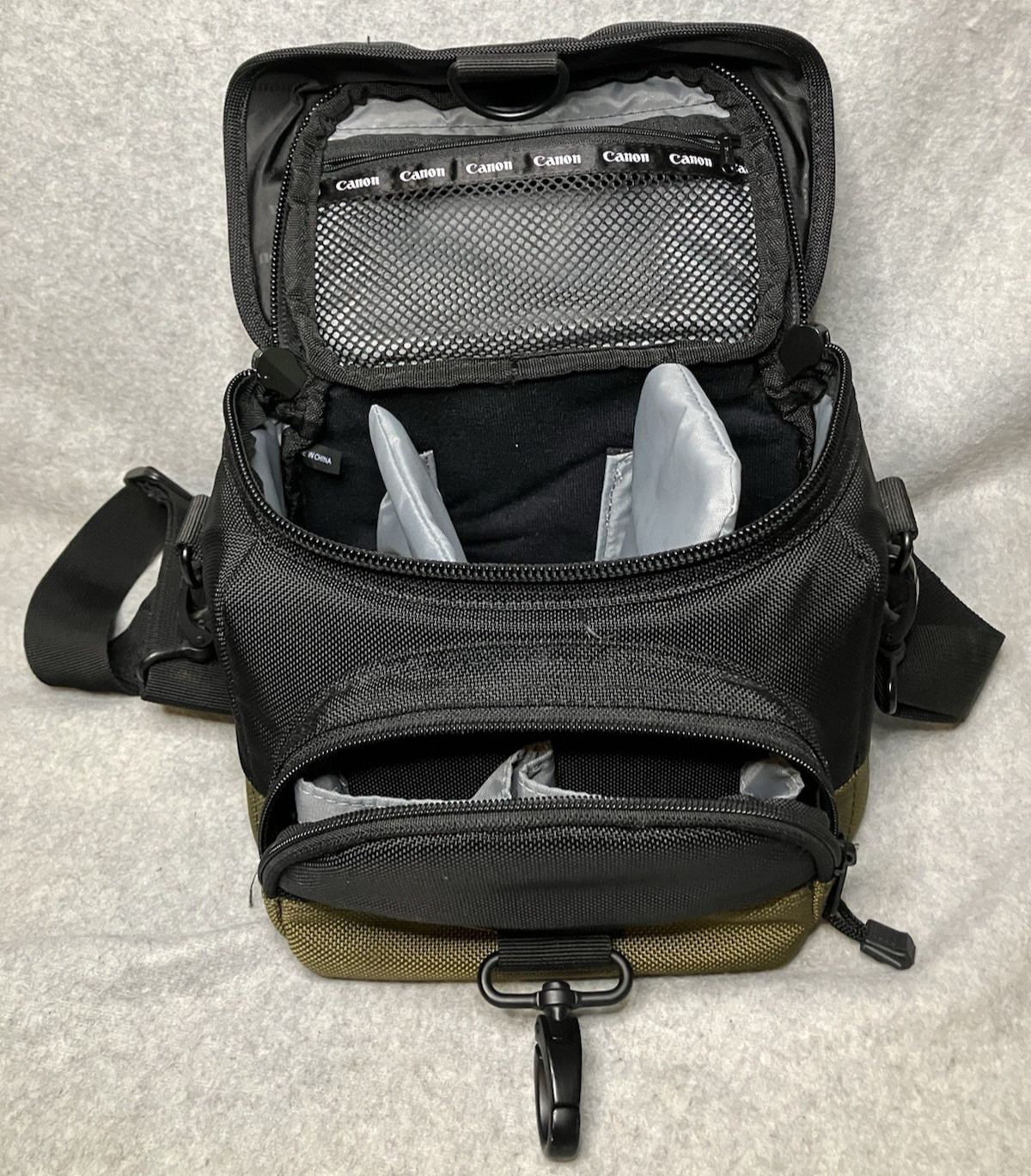 Canon EOS Rebel XSi 450D DSLR Camera Bundle Bag Lens 18-55mm Charger etc