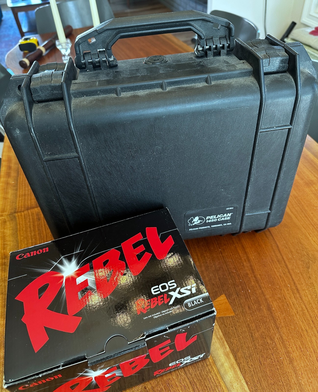 Canon EOS Rebel XSI Digital SLR Camera w/ 18-55mm IS Lens and Pelican case