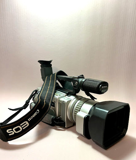 Sony DCR-VX2000 NTSC W Battery, charger, miniDV cassette TESTED + WORKING