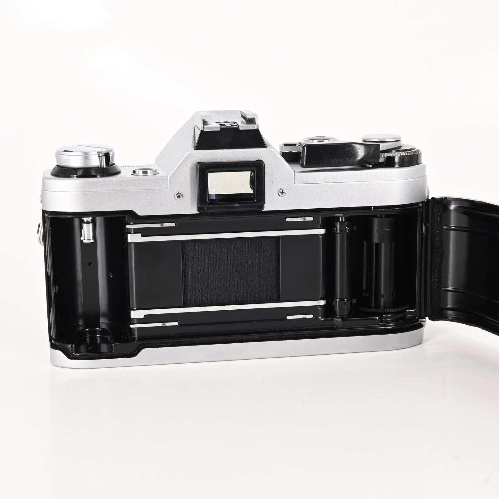 Canon AE-1 SLR Film Camera Body Chrome AE1 *Read #527