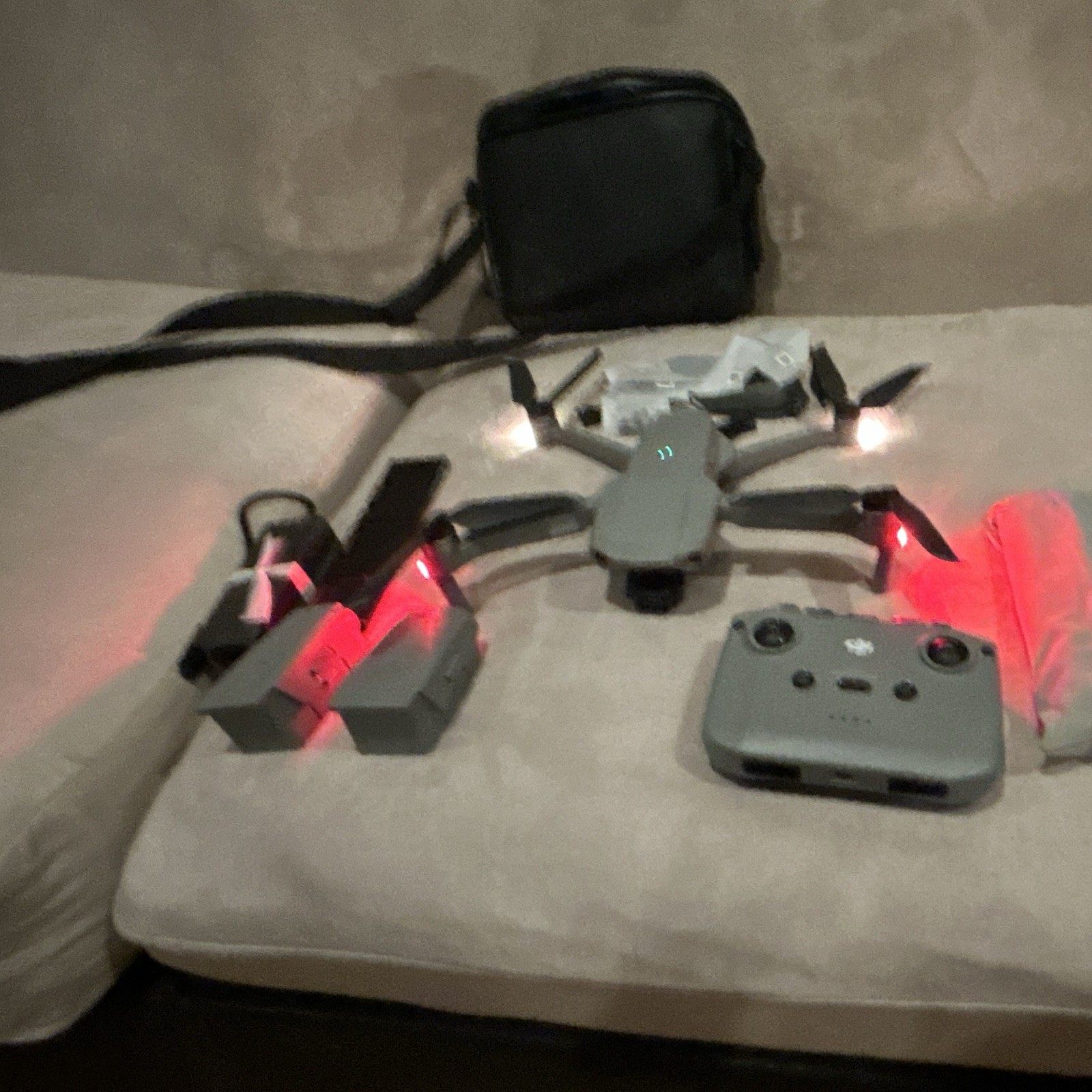 DJI Mavic 2 Ready-to-Fly Drone 4K 31min 10km RC Batteries Charger Bag