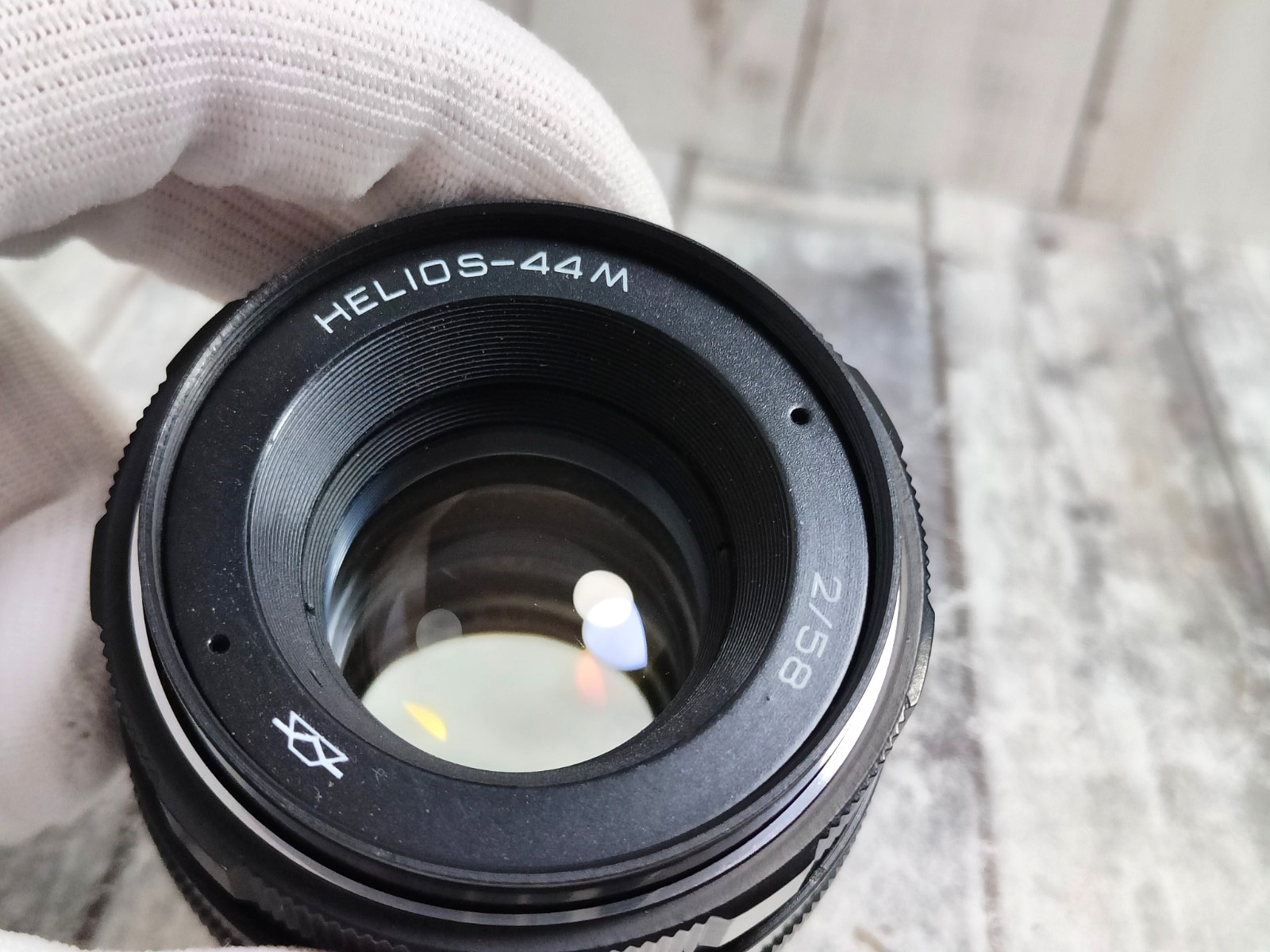 KMZ Helios 44M lens 58mm 1:2 A/M aperture fits M42 mount.