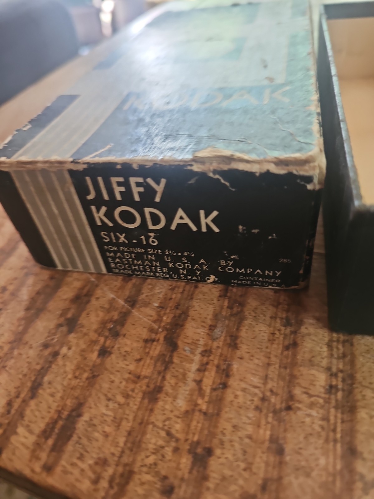 Vintage Eastman Kodak Co. Jiffy Six-16 SIx-20 Art Deco Camera UNTESTED w/case