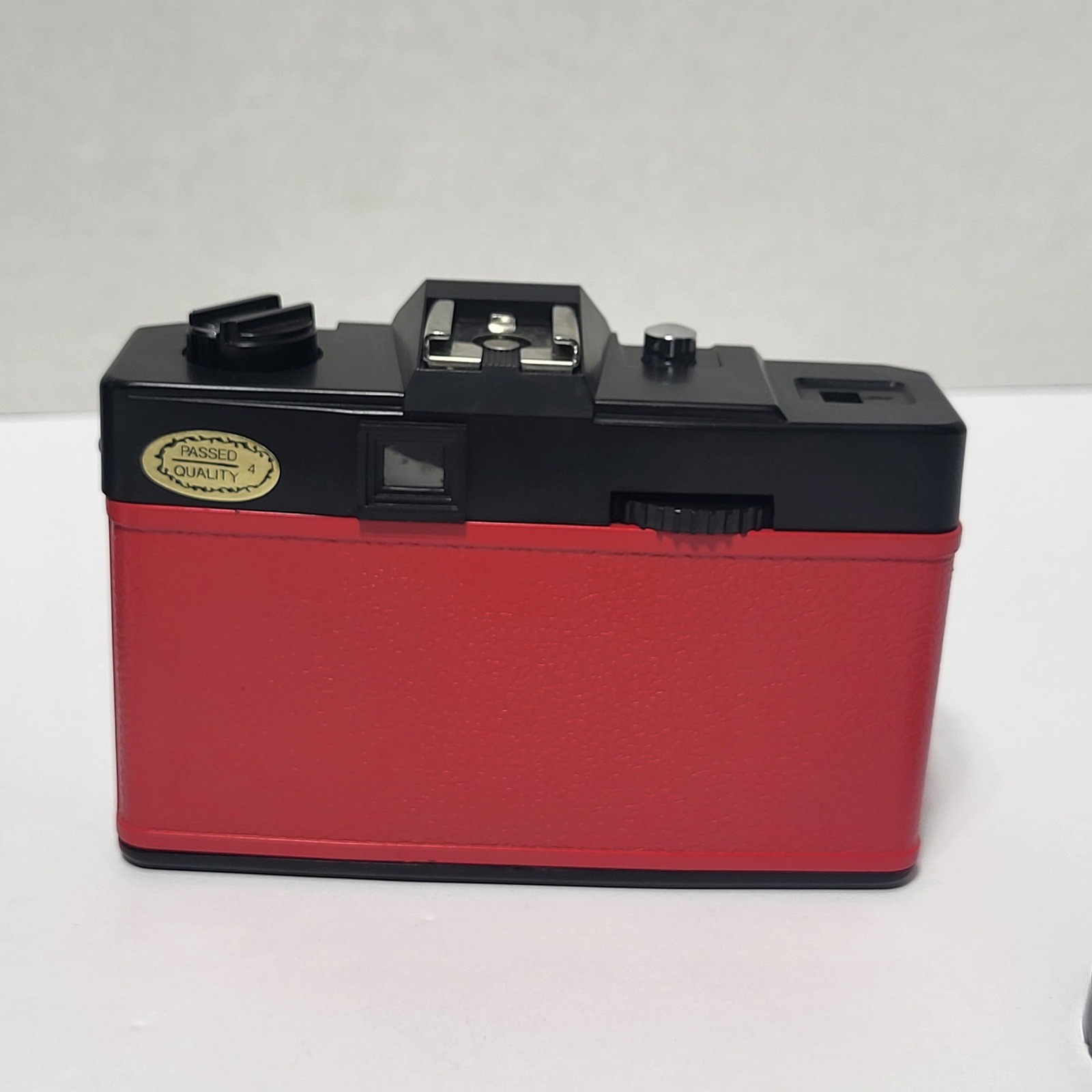 Vintage DH-1000 35mm Film Camera Red Black 50mm Lens Case Strap Taiwan*
