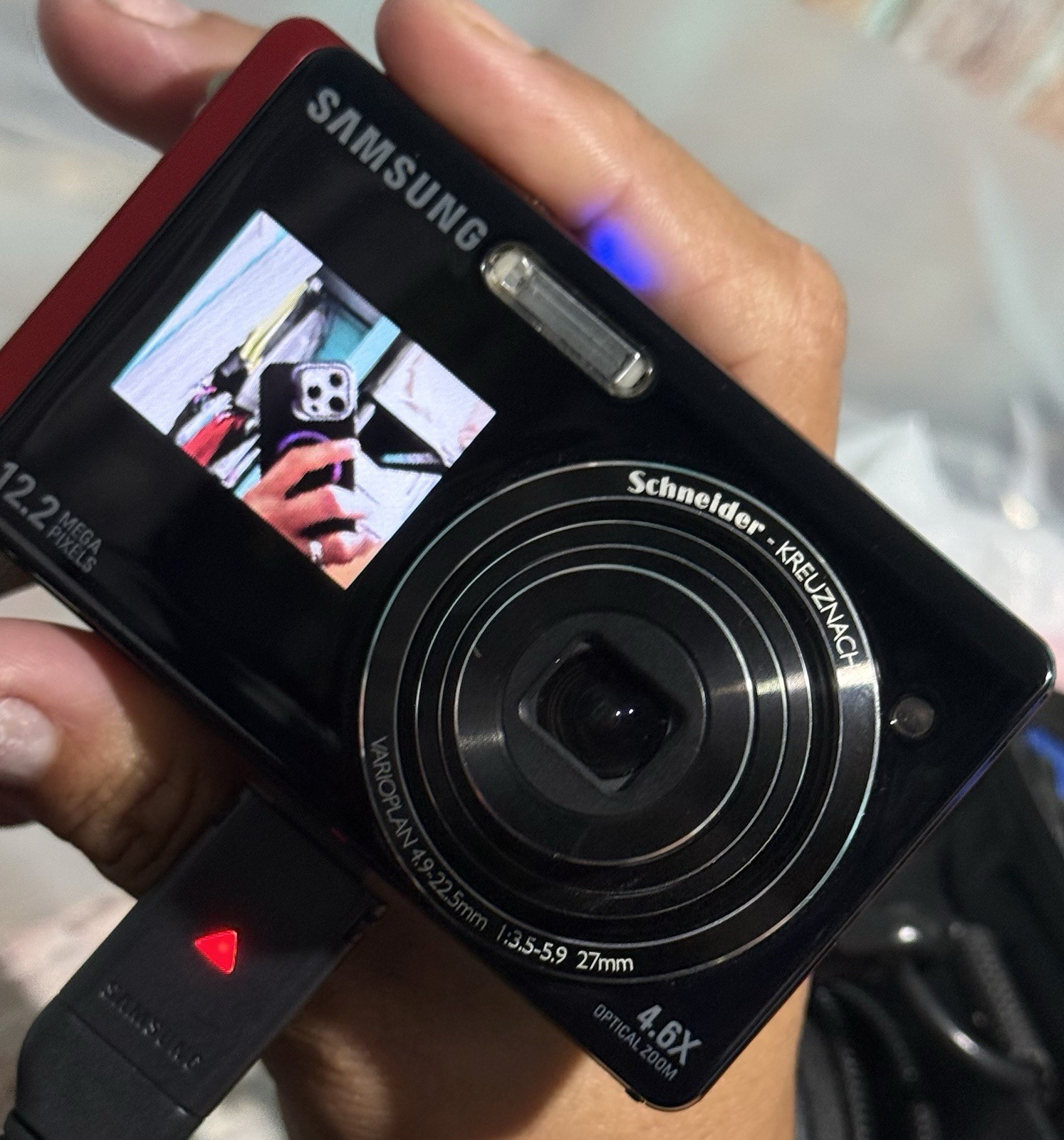 Samsung ST500 Compact Digital Camera 12.2MP 4.6x Zoom 3″ USB Flash Black/Red