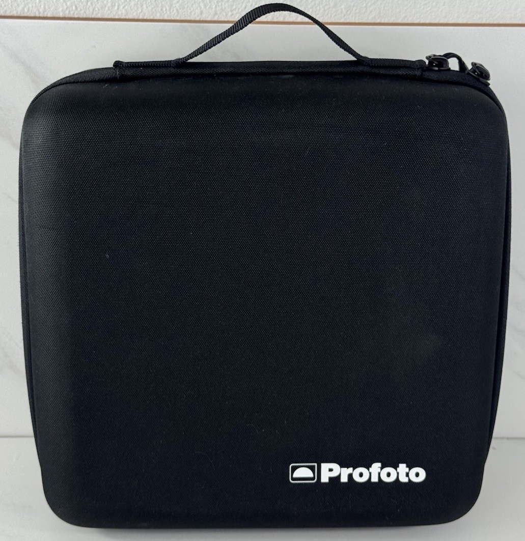 Compact Profoto B10 Off Camera Flash & Continuous Light + Battery, Case