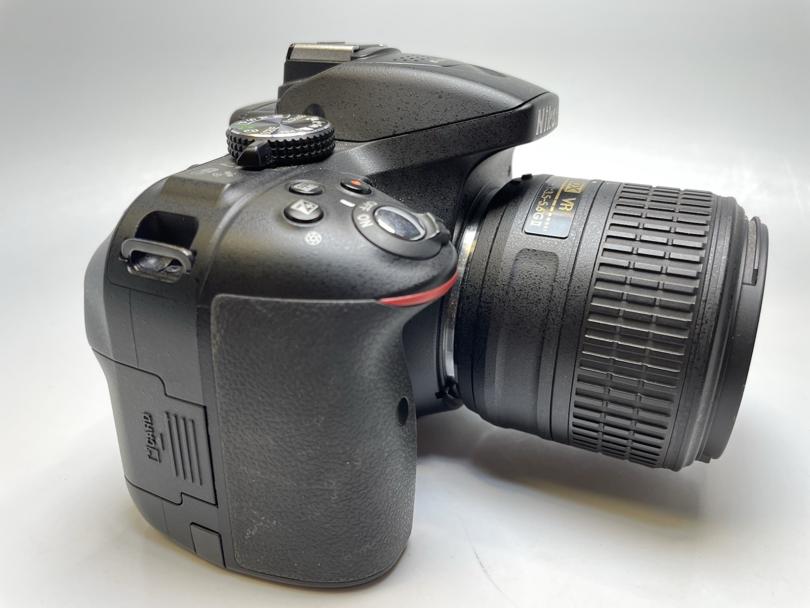 Nikon D5300 24.2MP DSLR W/ AF-S 18-55mm Shutter 4,787 Wear 5% In Great Condition