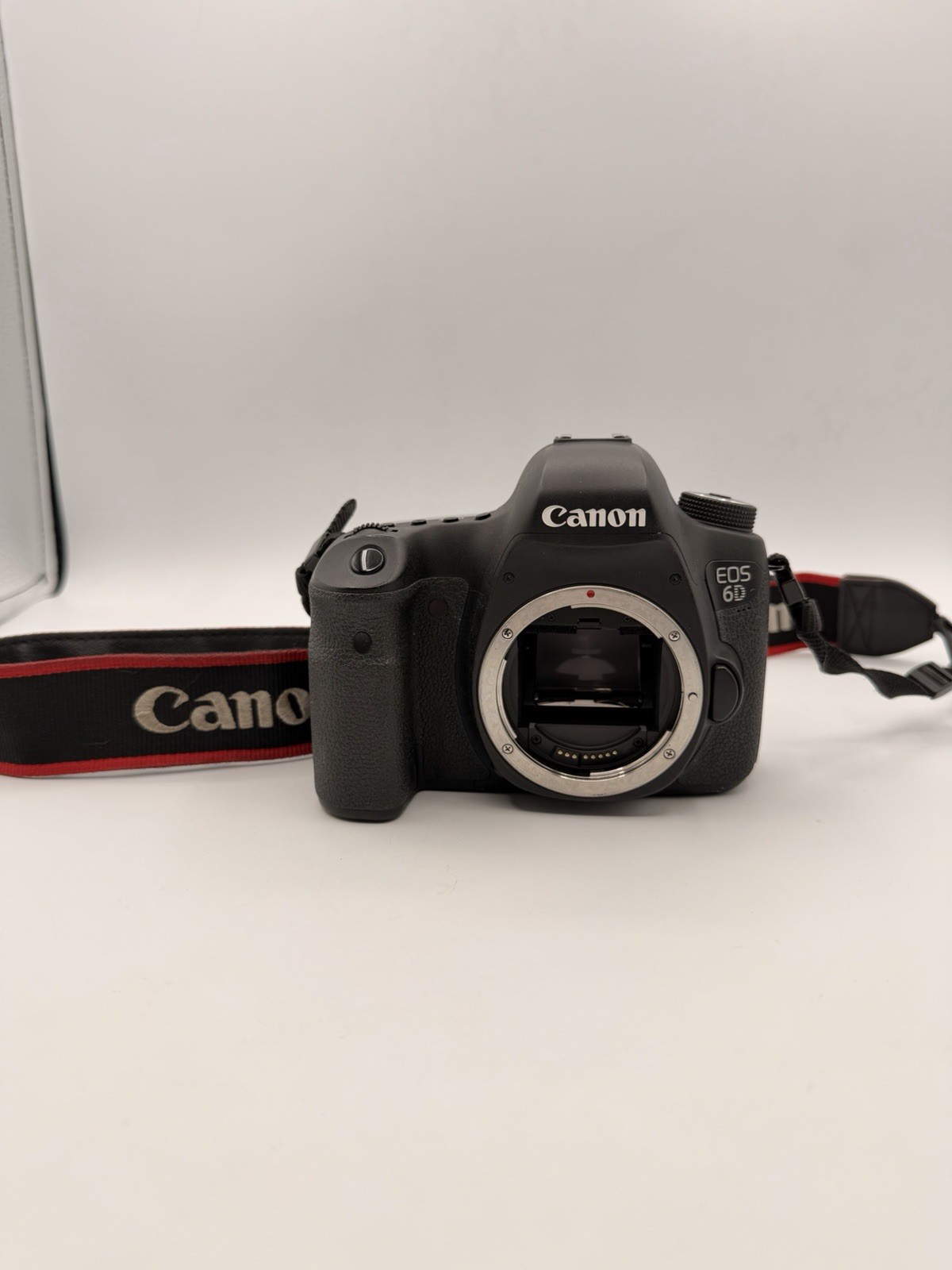 Canon EOS 6D 20.1 MP CMOS Digital SLR Full Frame Camera Tested
