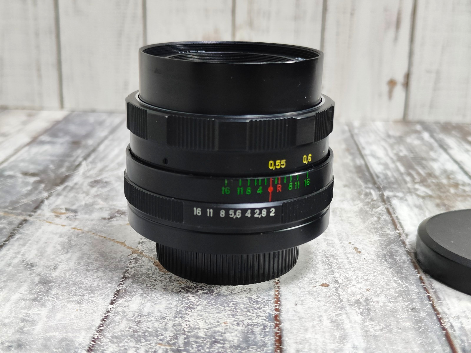 KMZ Helios 44M lens 58mm 1:2 A/M aperture fits M42 mount.