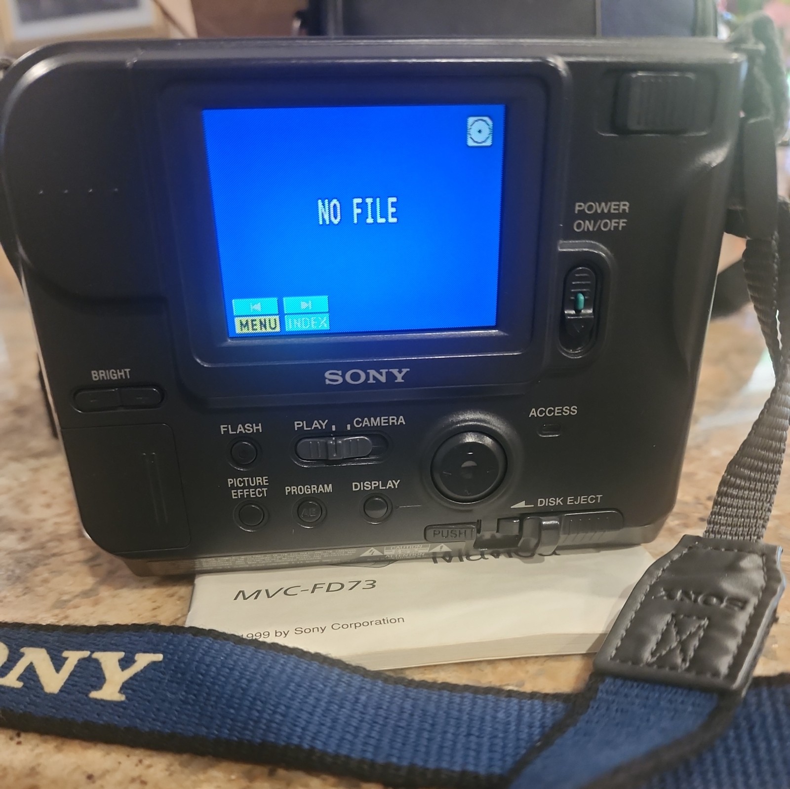 Sony Mavica MVC-FD73 0.4MP Digital Camera Floppy Still Camera w/ extras TESTED