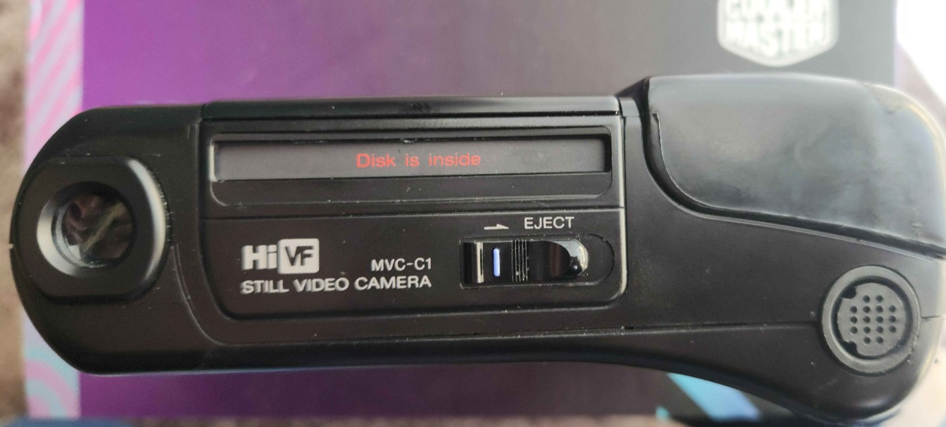 Sony Mavica MVC-C1 Still Video Camera (For Parts, Turns On, Won’t Eject Disk)