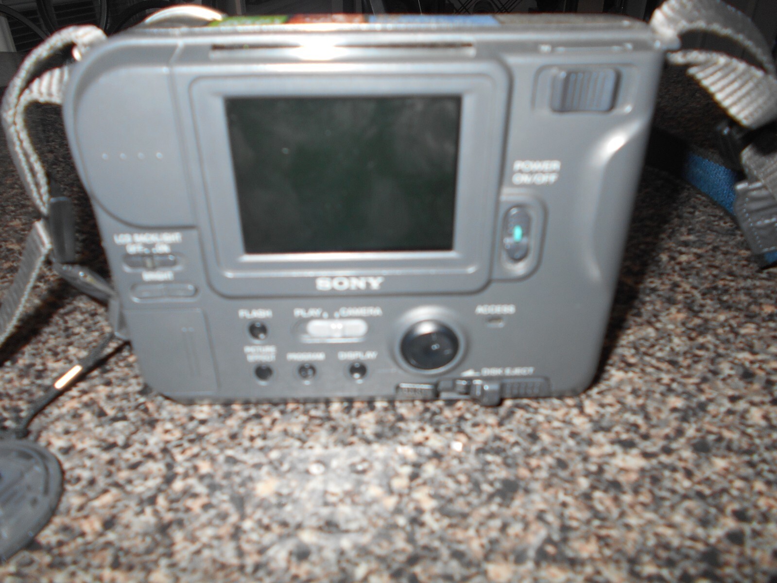 Sony Mavica MVC-FD71 Digital Camera 10x zoom with Battery   MV4106