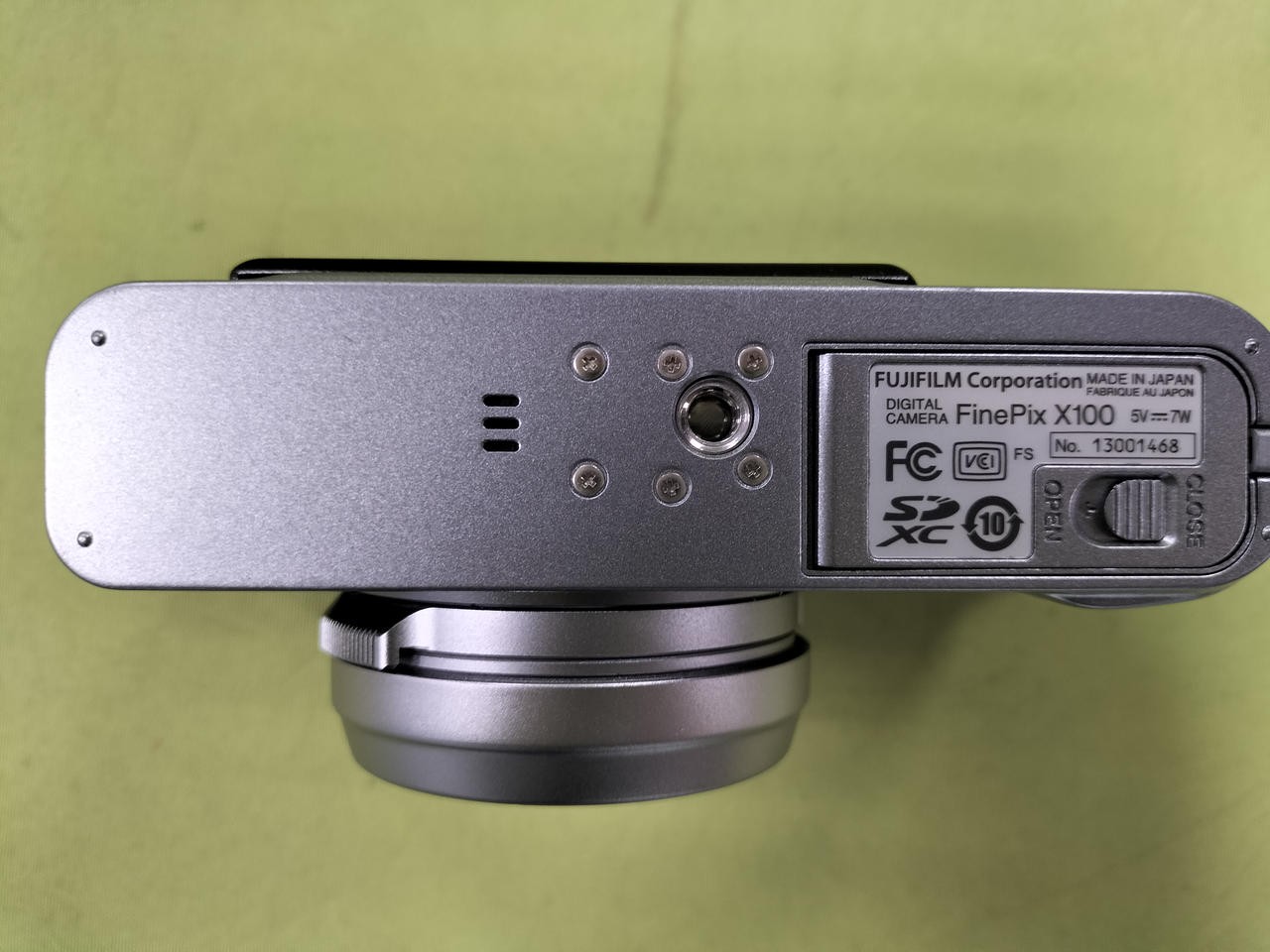 Fujifilm FinePix X100 Digital Camera 12.3MP APS-C, OVF & EVF, Excellent Optics