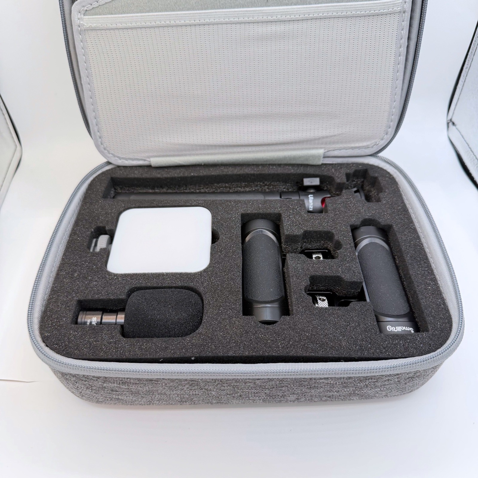 SmallRig All-In-One Video Kit for Smartphone Creators P96 LED Light Mic Case