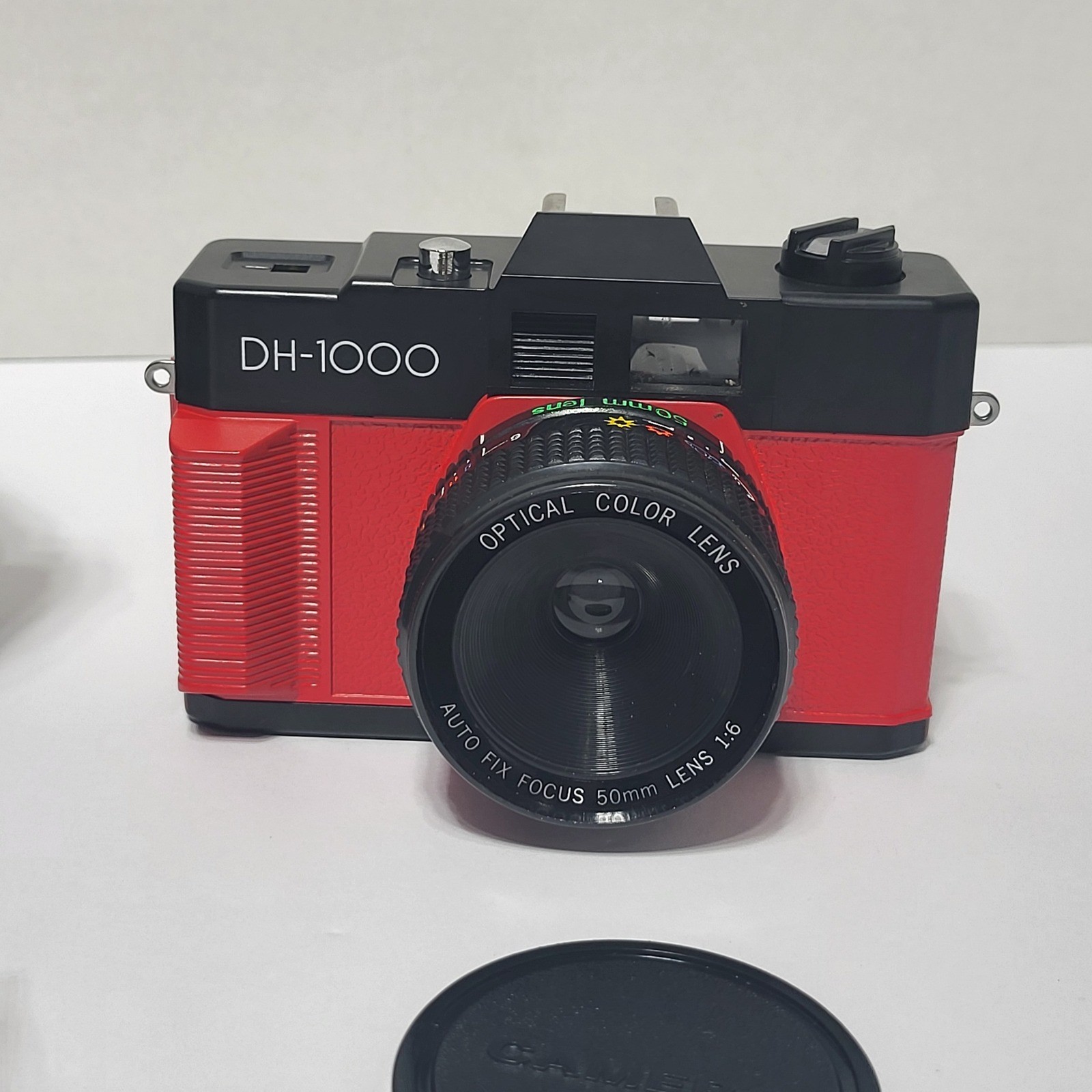 Vintage DH-1000 35mm Film Camera Red Black 50mm Lens Case Strap Taiwan*