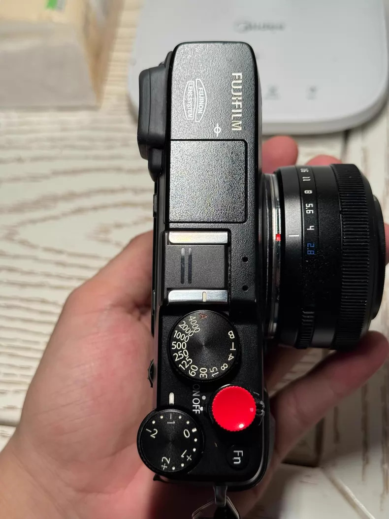 Fujifilm XE1 16.3MP Mirrorless Digital Camera Body Only Black English 90% New