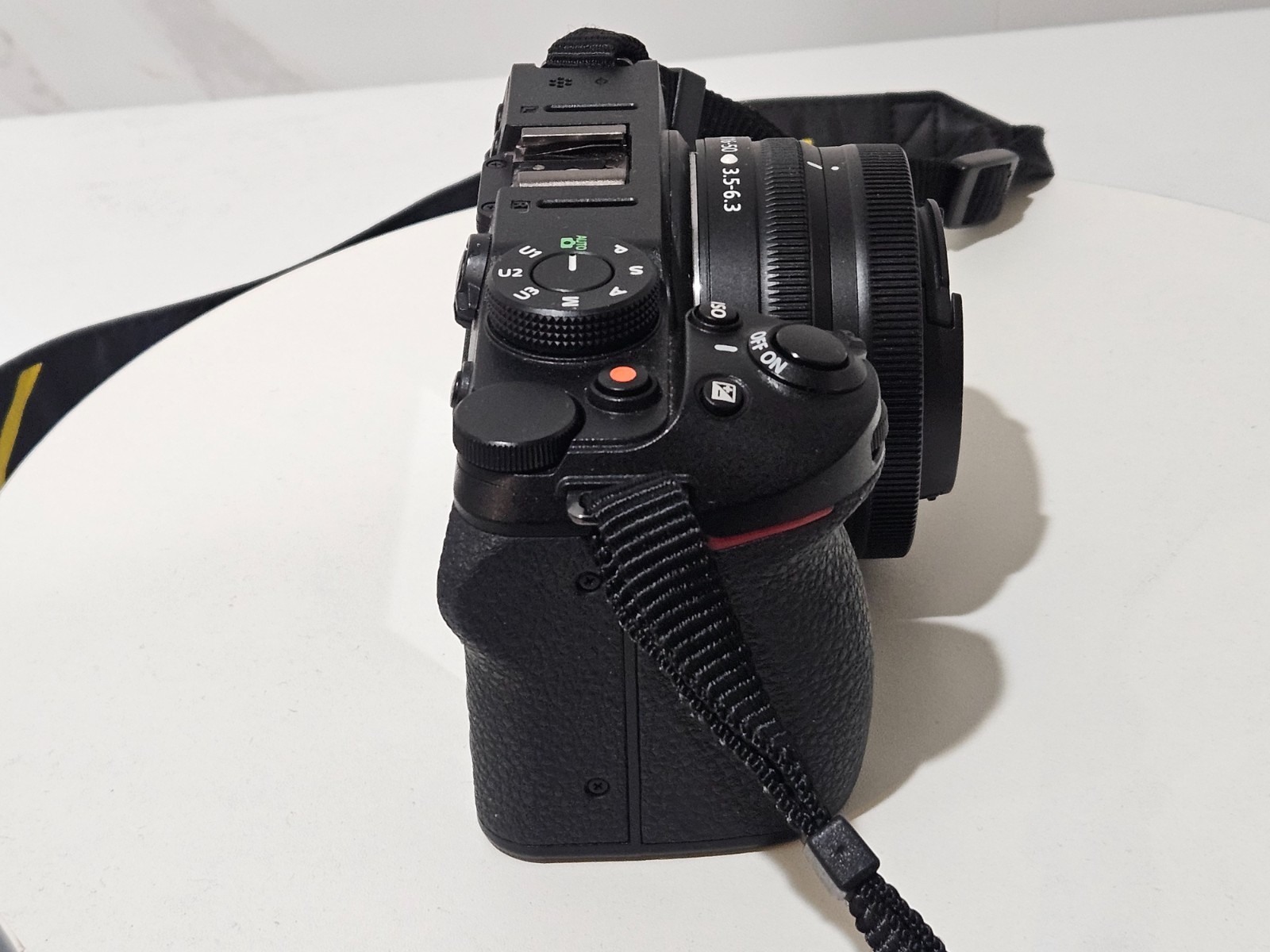 Nikon Z 30 20.9MP Mirrorless Camera with 16-50mm f/3.5-6.3 VR lens 2169 CLICKS