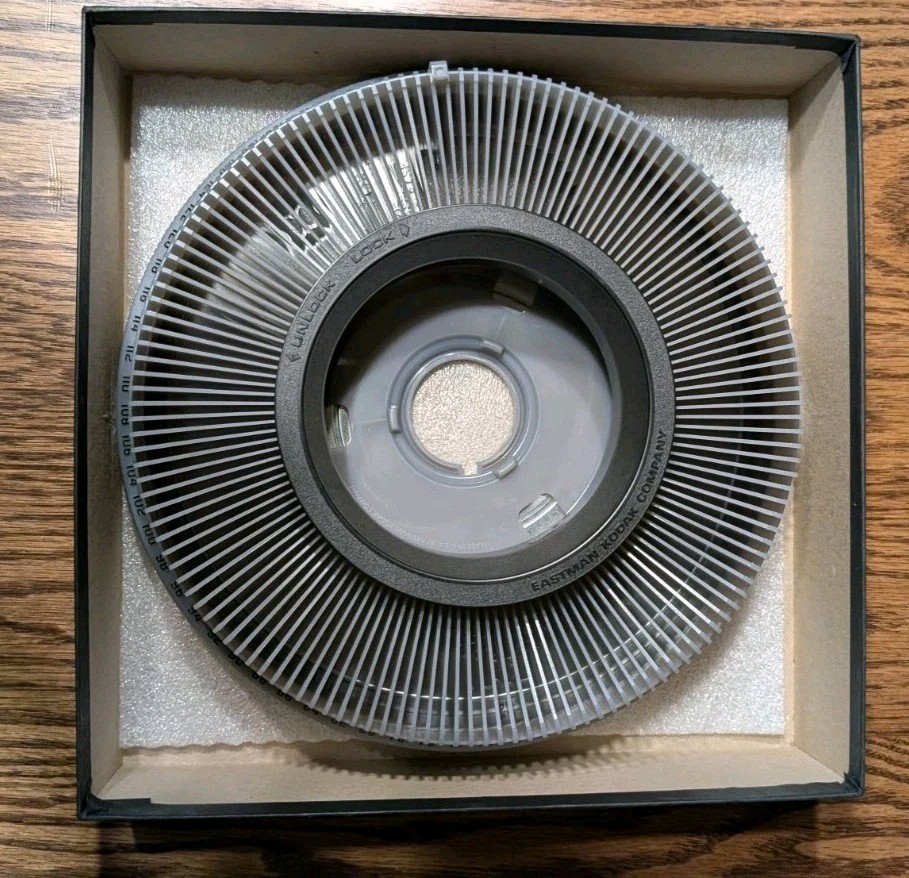 Kodak Carousel Transvue 140 Slide Tray In Original Box FREE SHIPPING