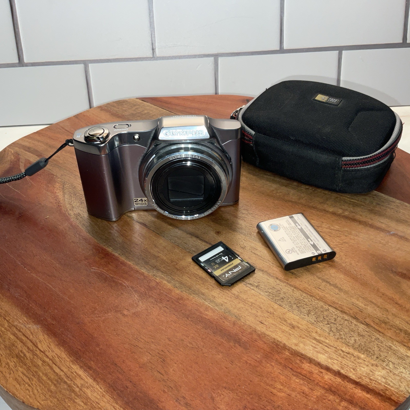 Olympus Stylus SZ-14 14.0MP Digital Camera With SD Card, Silver – Tested