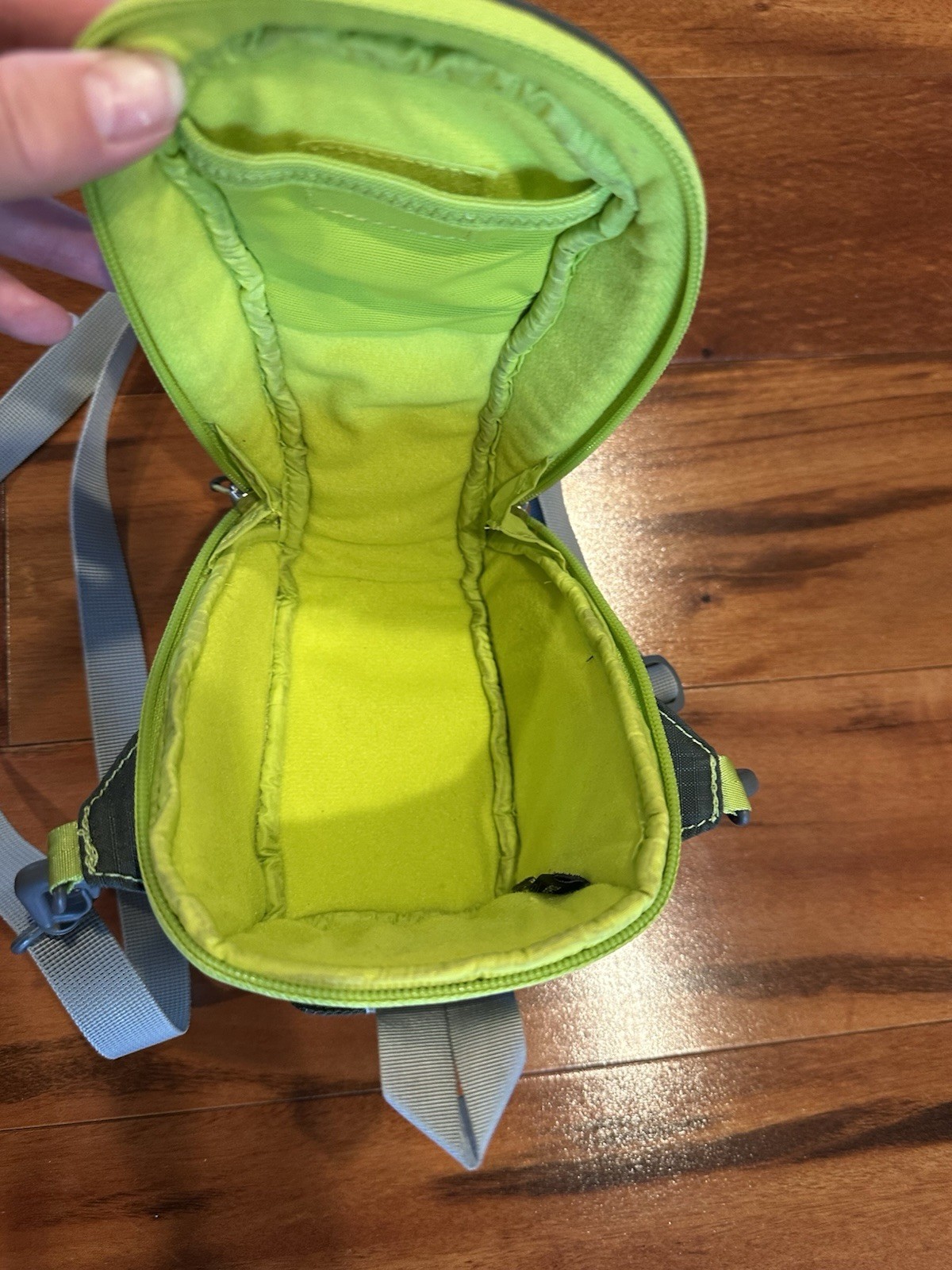 Osprey Ultra Light 4.2oz Camera Case 6x5x6 Large SLR Padded Backpacking Travel