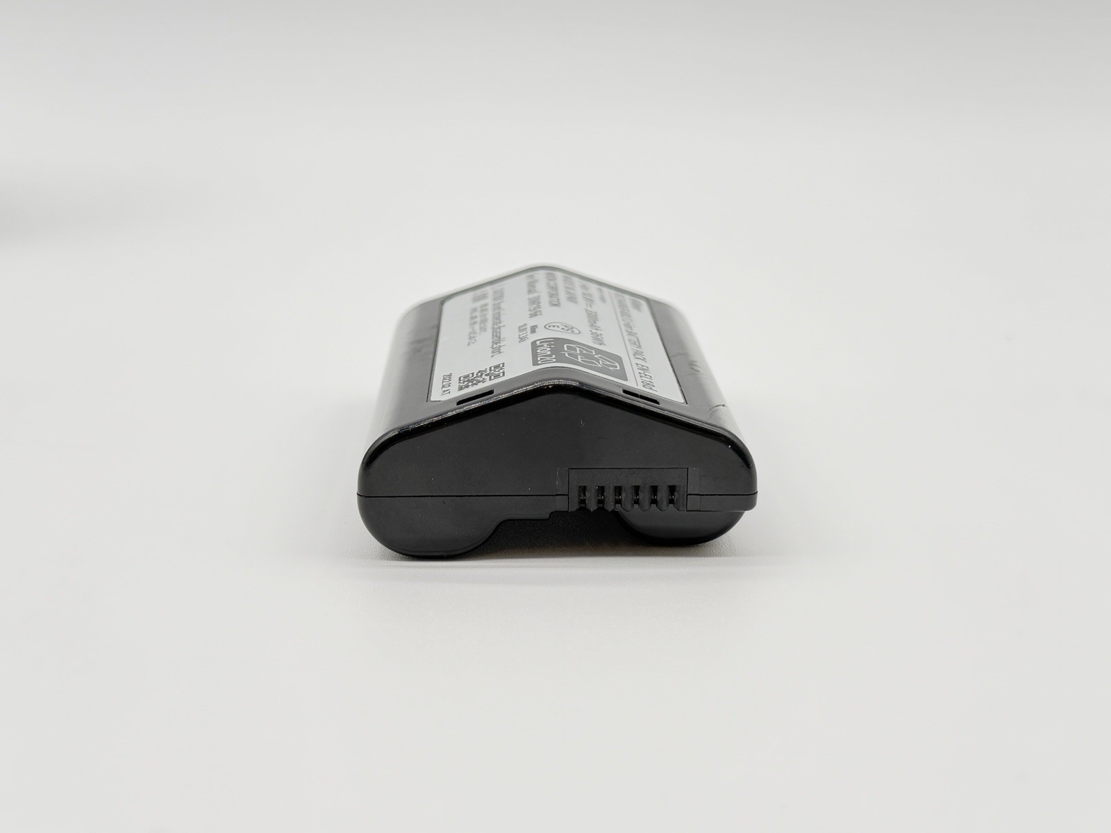 OEM Nikon EN-EL18d Rechargeable Lithium-Ion Battery (10.8V, 3300mAh)