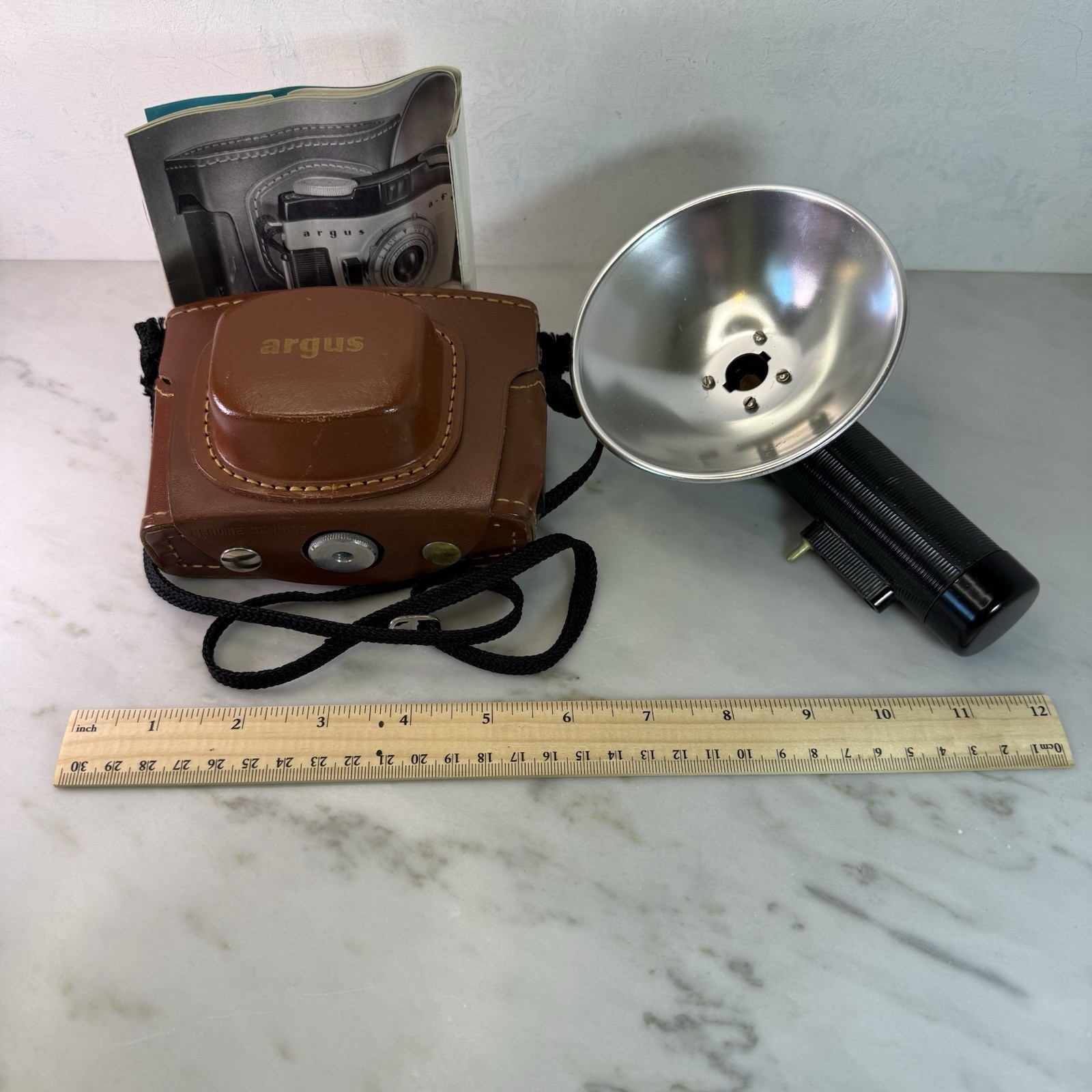 Vintage Argus A 4 film Camera with box, case, flash. 44mm Coated Cintar