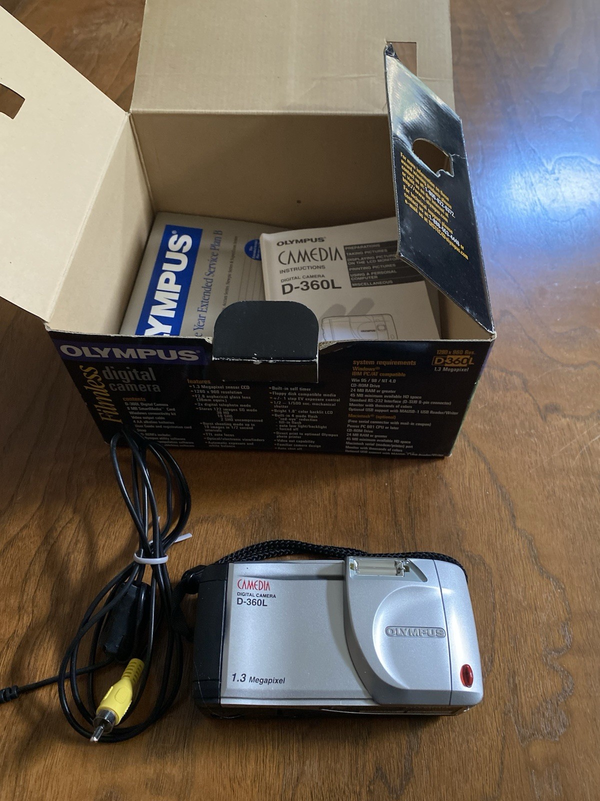 Olympus D-360L Digital Point-and-Shoot Camera 2x Zoom 1.3mp