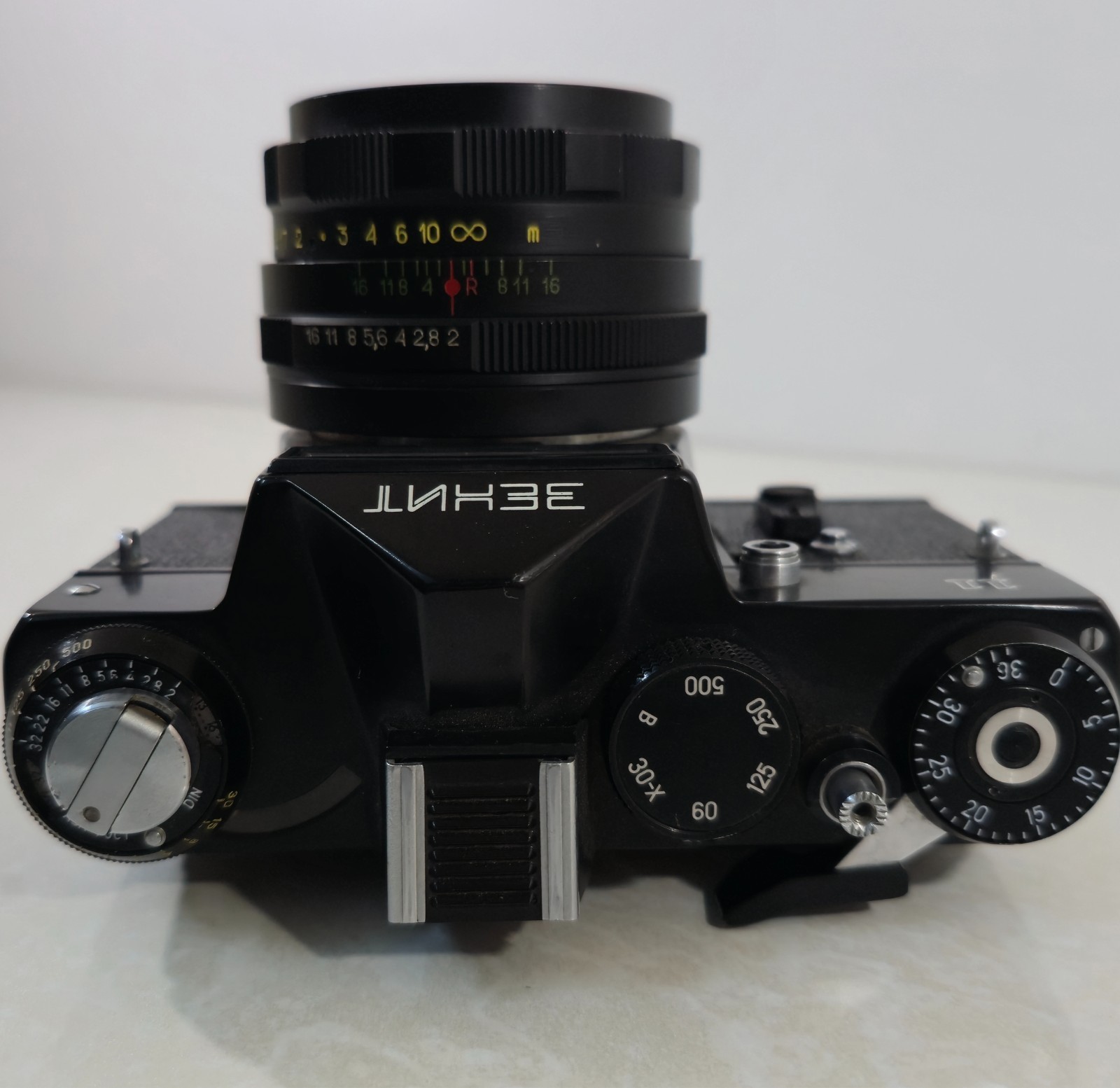 ​Vintage Zenit 11 35mm SLR Camera + Helios-44M 2/58 Lens Swirly Bokeh USSR
