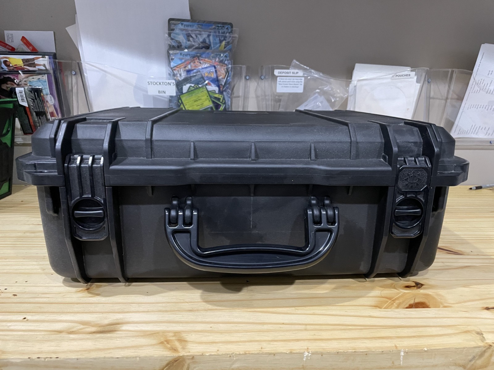 Case Club PlayStation 4 PS4 / Slim / Pro Portable Gaming Station with Monitor
