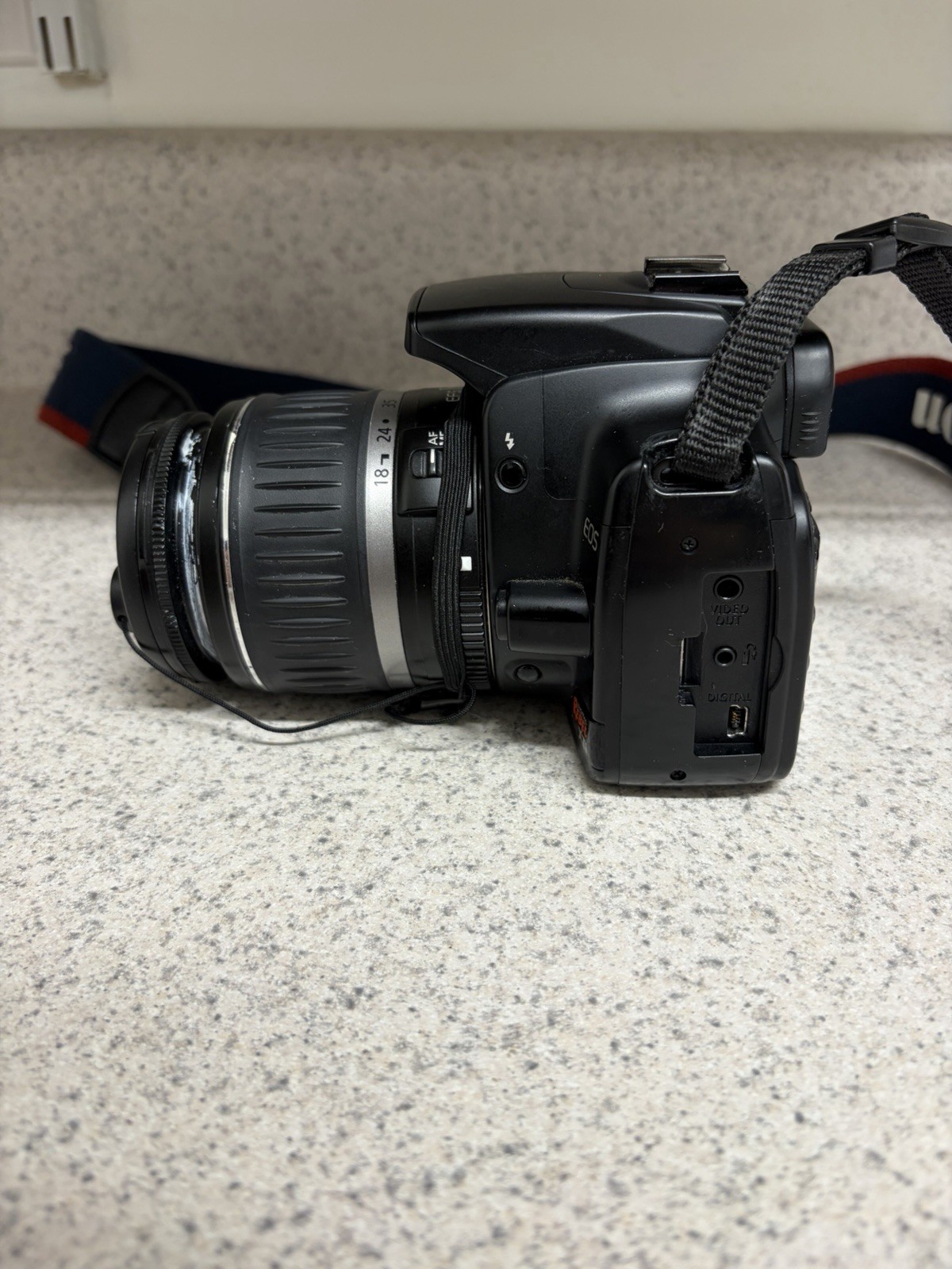 Canon EOS Digital Rebel XTI Camera 18-55mm Zoom Lens Untested