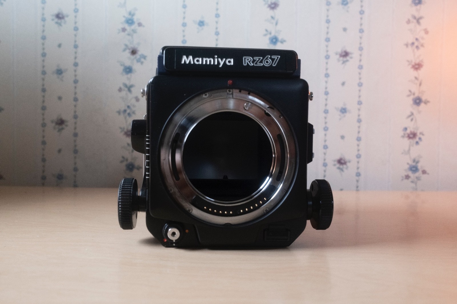 Mamiya RZ67 Medium Format SLR Film Camera Body