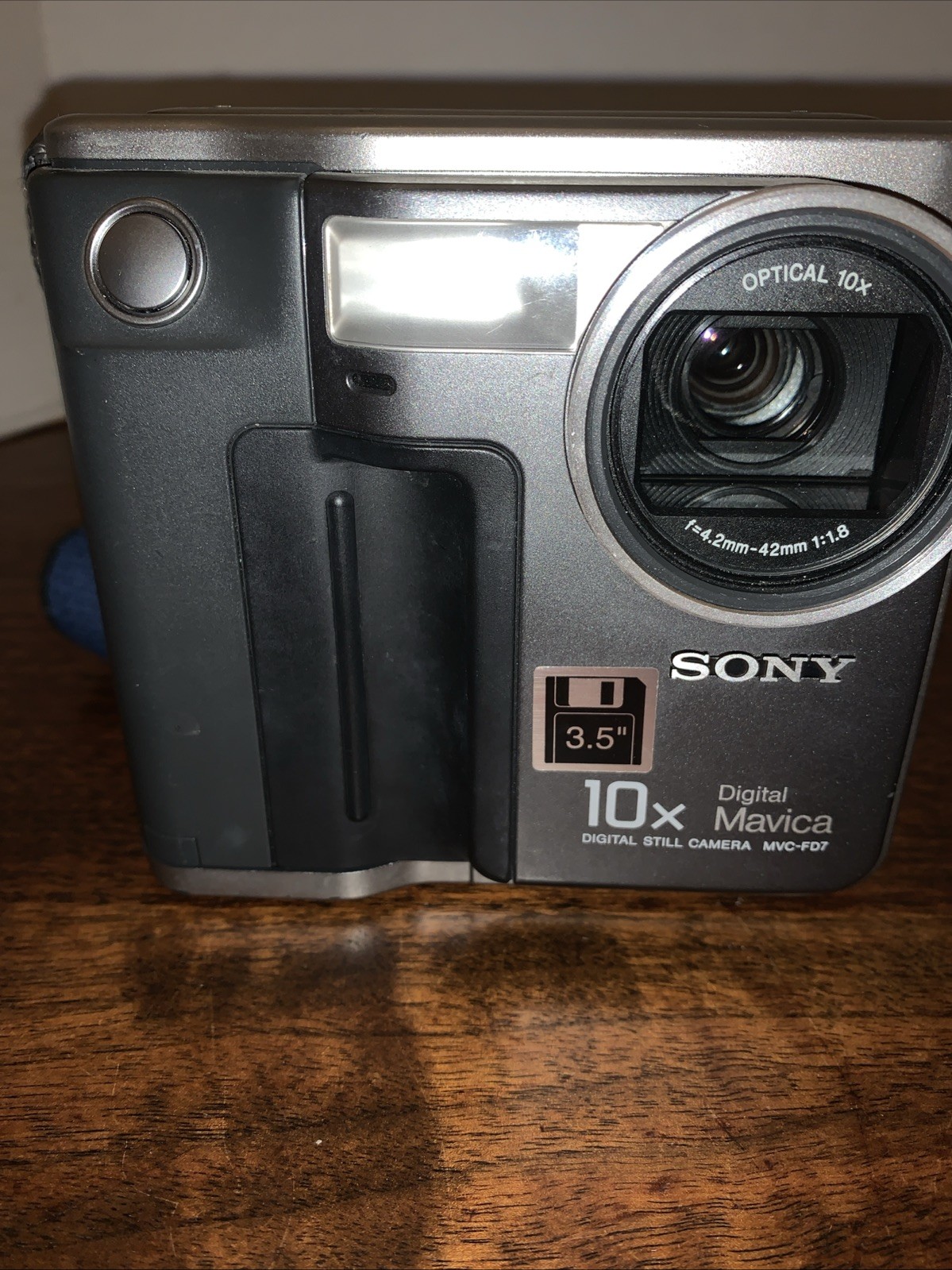 Sony Mavica MVC-FD73 0.4MP 10x Digital Camera Needs A charger very good conditio