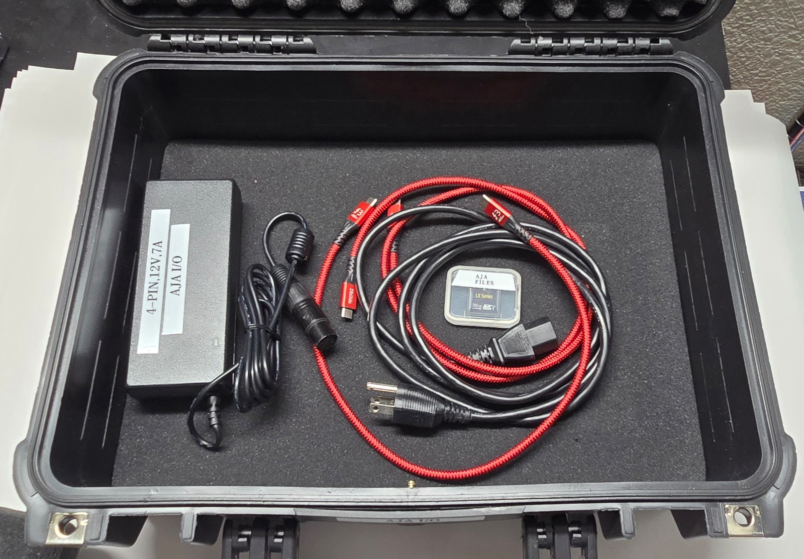 AJA IO 4K PLUS THUNDERBOLT 3 Kit With Box
