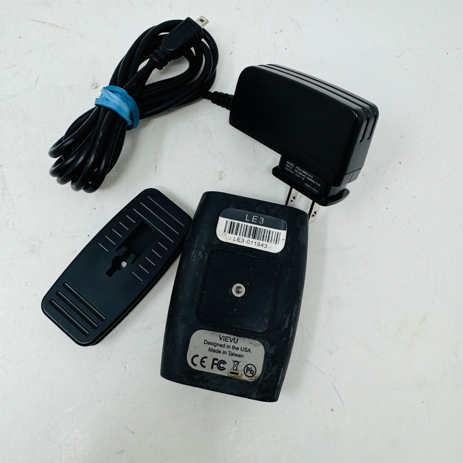 Vievu LE3 008533 Body Worn Camera Police Bodycam, 16 GB 720p IPX5 w/ Accessories