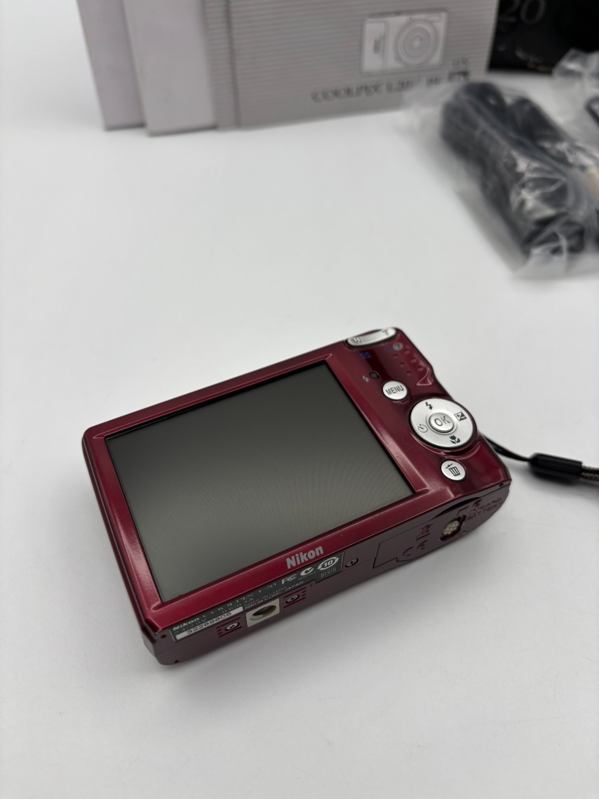 Nikon Coolpix L20 10.1MP Compact Digital Camera Red w/3.6x Zoom Bundle Tested