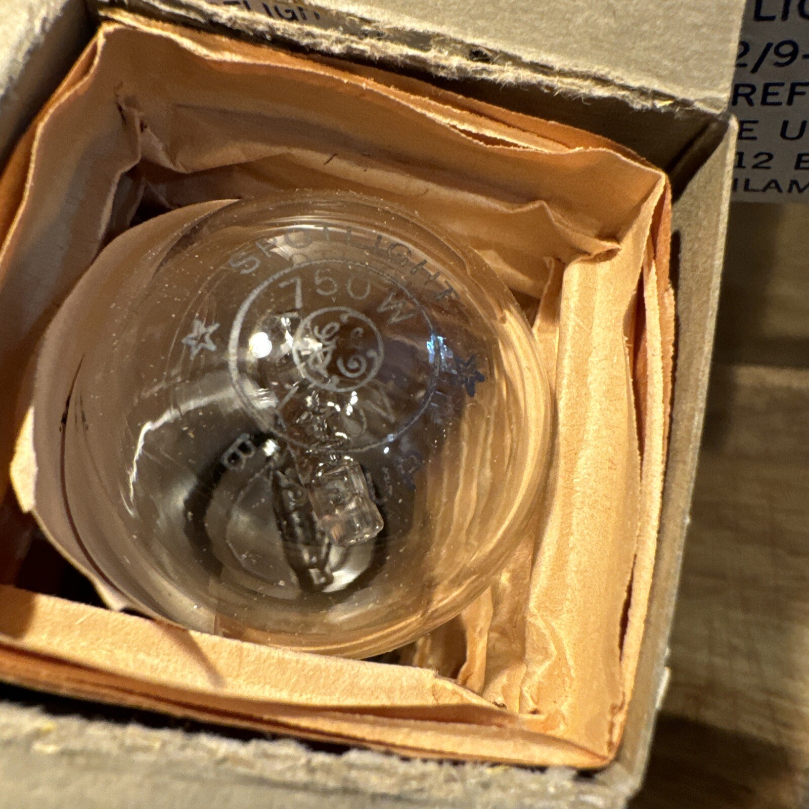 GE Projector Projection Lamp Bulb 750W 120V T12/9 C-13D Filament Base Up NOS