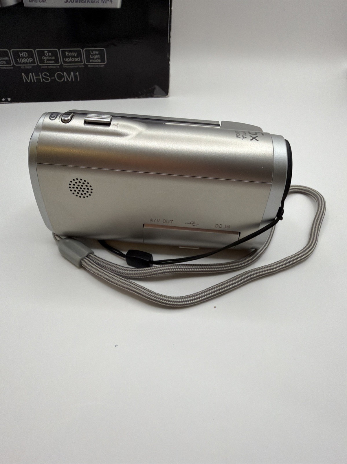 Sony MHS-CM1 HD Webbie 5MP Camcorder Video Camera – Silver – MINT CONDITION