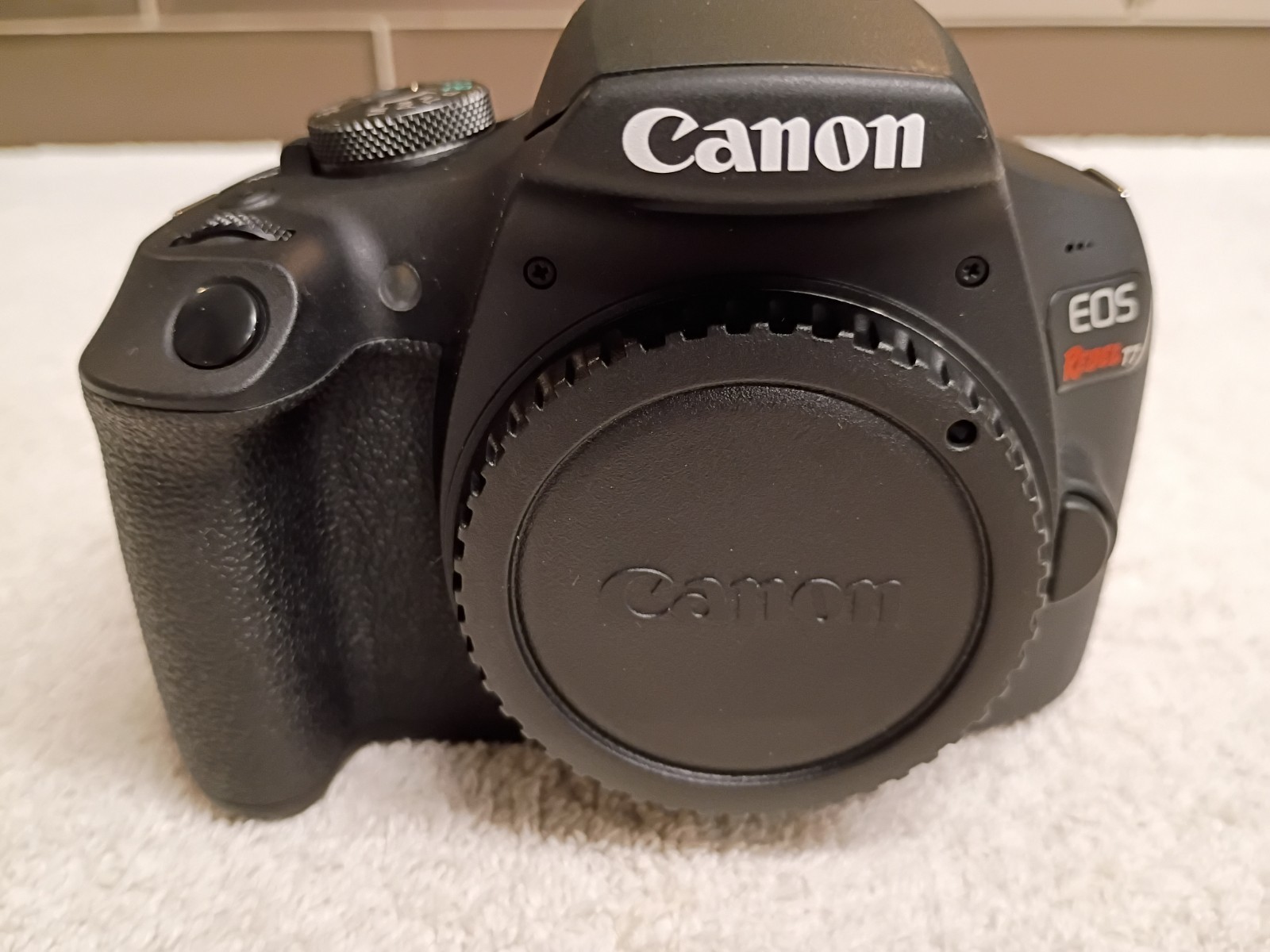Canon EOS Rebel T7 DSLR Camera w/18-55mm+75-300mm Lenses+Canon Bag+Filters-MINT!