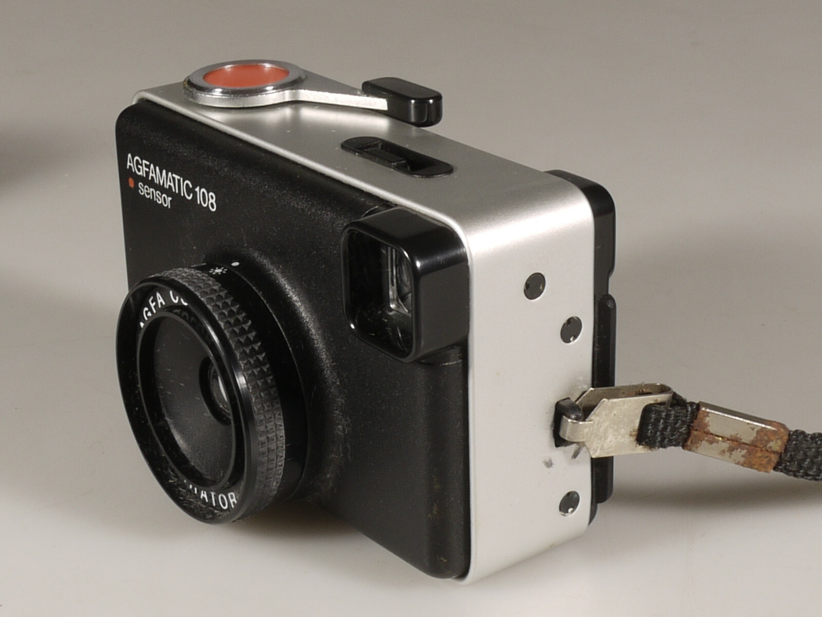 PRL) AGFA AGFAMATIC 108 SENSOR COMPACT CAMERA COLORSTAR PARATOR LENS PHOTO