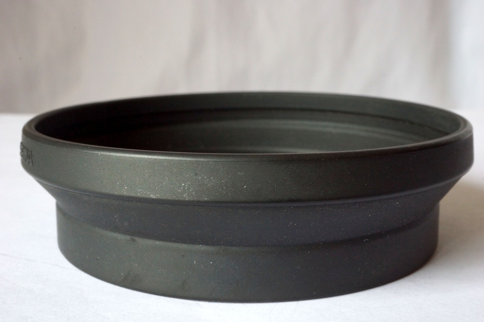 SIGMA Twist on Rubber Hood Shade w/ Cap for 28-200mm lens AF 72mm rim f3.8-5.6