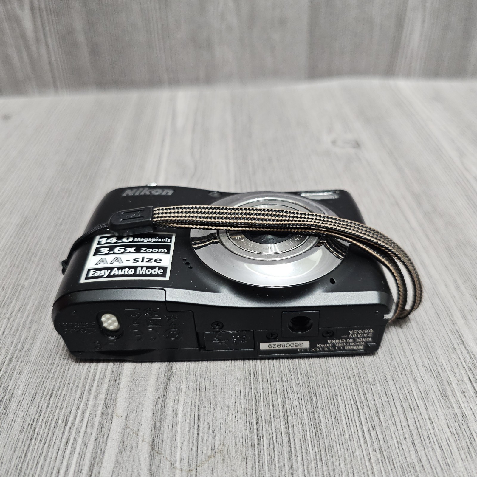 Nikon Coolpix L24 14 Mega Pixel Digital Camera For Parts Or Repairs Only