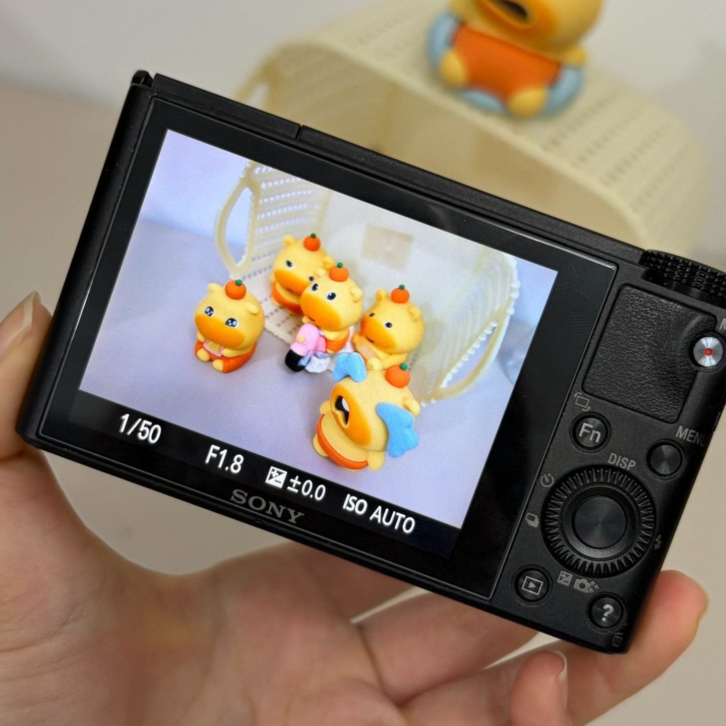 Sony Cyber-shot DSC-RX100 Compact Digital Camera 20.2 MP 3.6x Optical Zoom