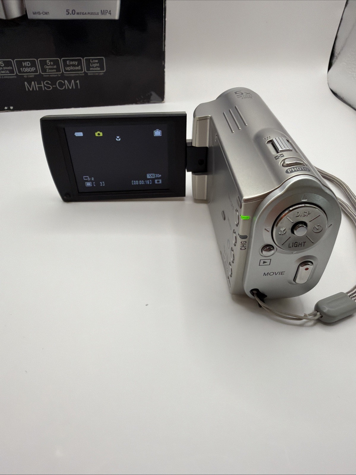 Sony MHS-CM1 HD Webbie 5MP Camcorder Video Camera – Silver – MINT CONDITION