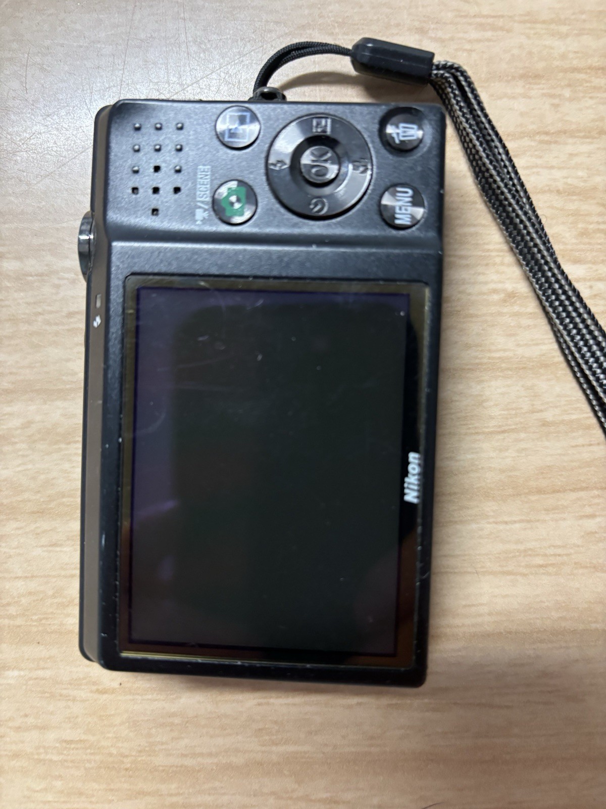 Nikon Coolpix S570 Digital Camera 12MP, Black, Battery Charger 2GB SD, Manuals