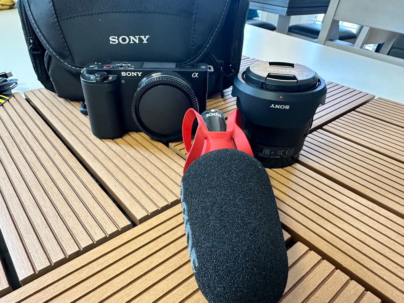 Sony Alpha ZV-E10 Mirrorless with Sony E11 F1.8 Wide Lens & Rode VideoMic GO II