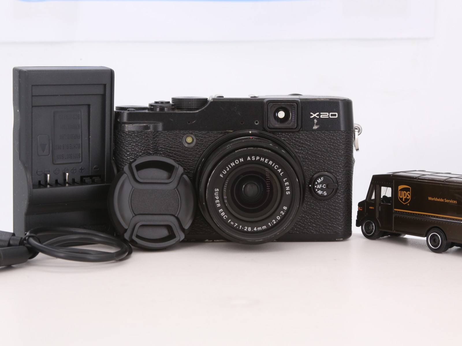 [Good, Shipping from US] Fujifilm X20 Camera