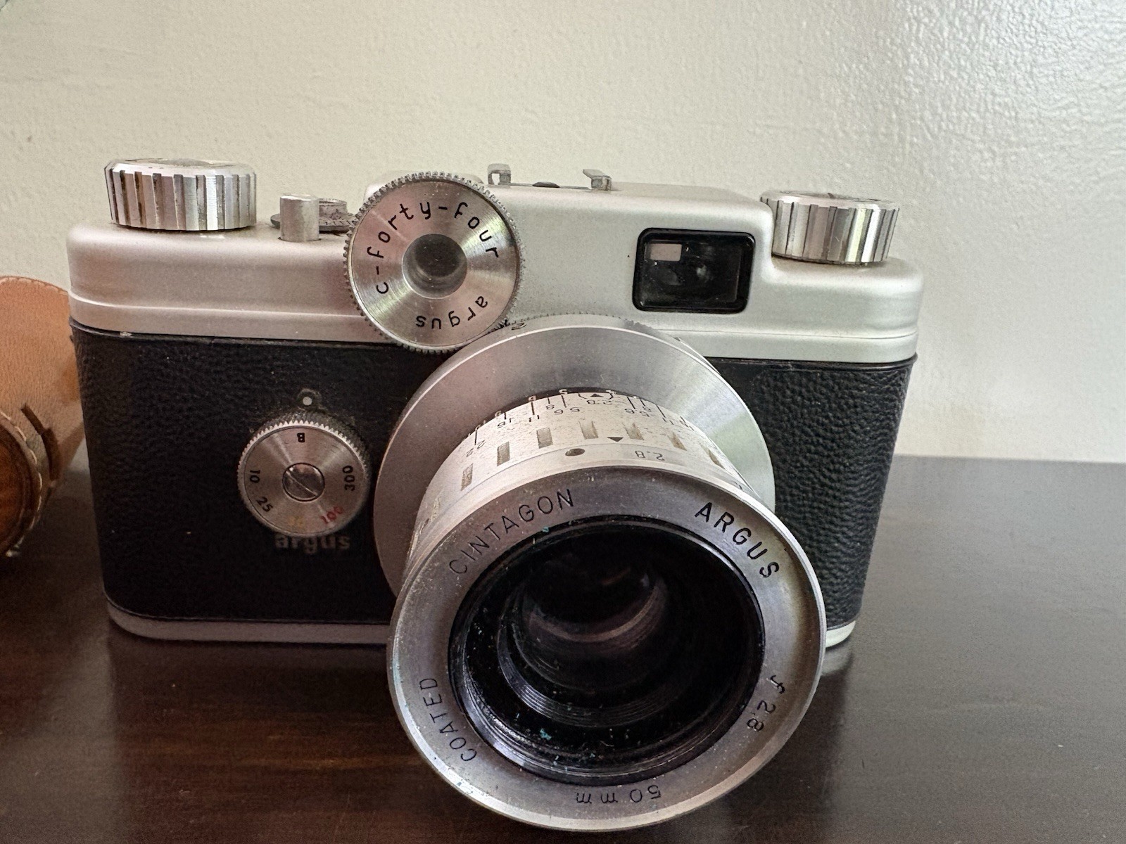 Argus C 44 Forty Four 35mm Film Rangefinder Camera 50mm Lens & Case UNTESTED