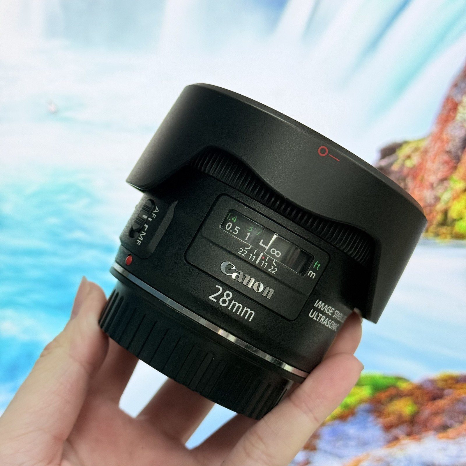 CANON EF 28MM f/2.8 IS USM LENS Lens Is Perfect Condition Black 95%new